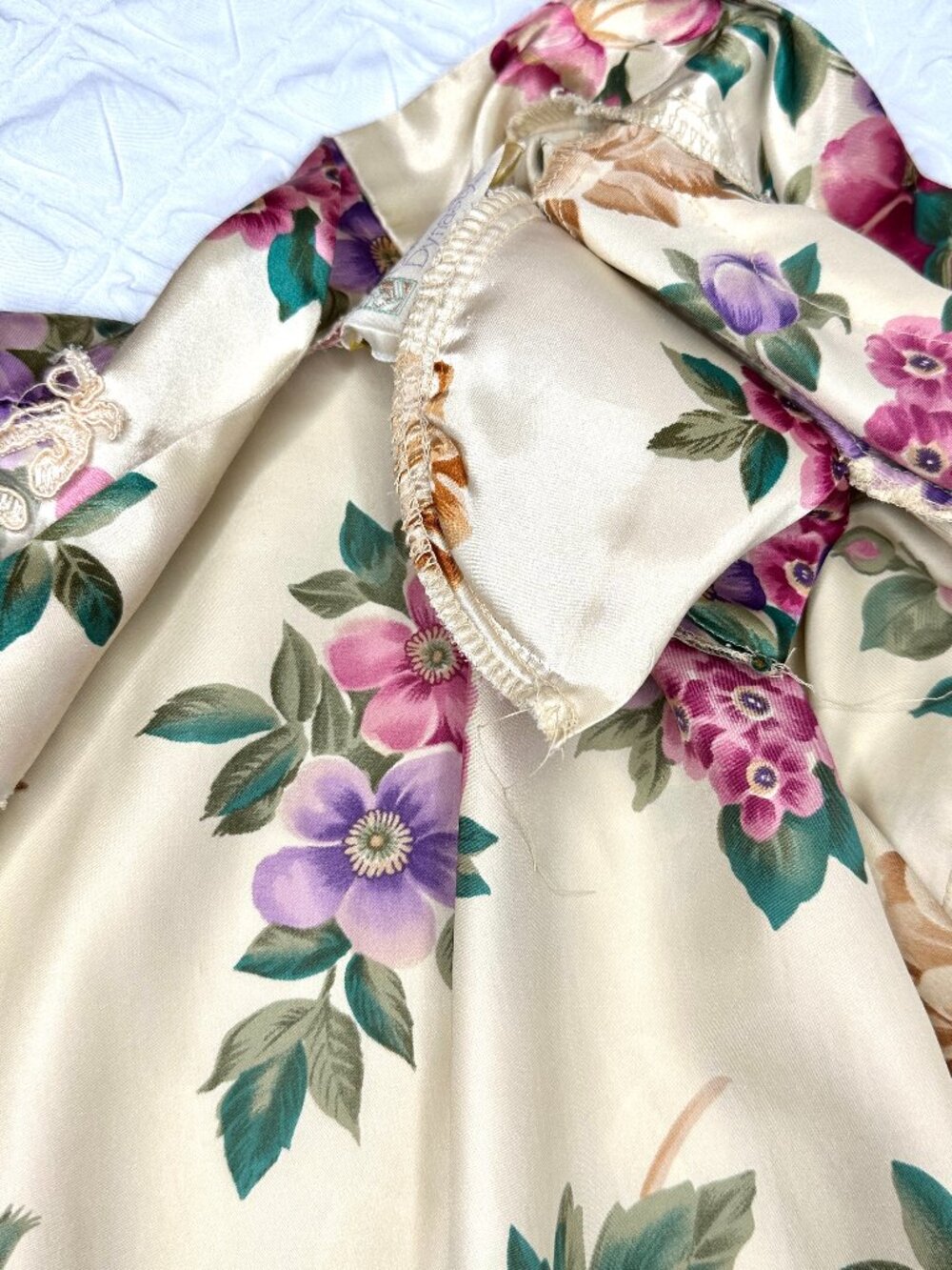 VTG California Dynasty Floral Lace Belted Robe, Small Made USA Coquette Cottage - Picture 7 of 7